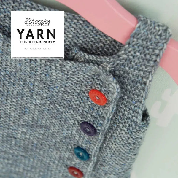 Patrón impreso YARN The After Party nº 113 – Cute as a Button Pinafore (Scheepjes) - Detalle 2
