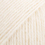 Alpaca Uni Color (100) - Blanco Hueso | Vista de una muestra de color de lana de Alpaca de la marca Drops