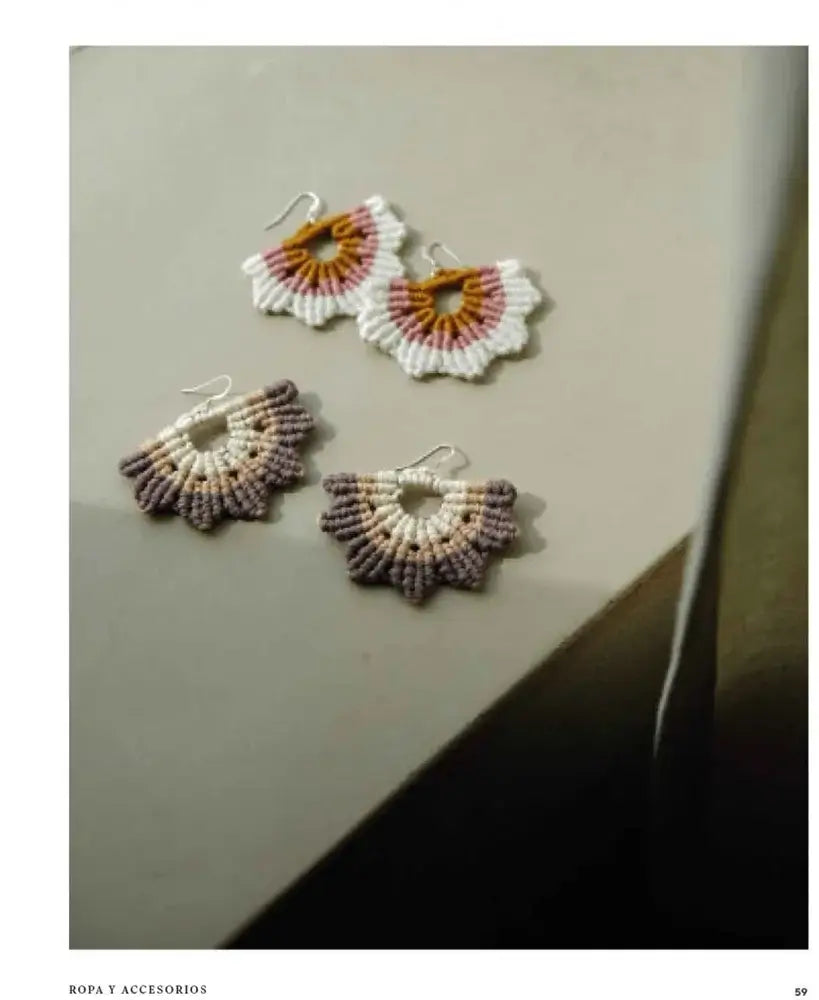 Macramé: accesorios. Una guía para crear piezas únicas para ti y para tu hogar - Ejemplo de pendientes acabados