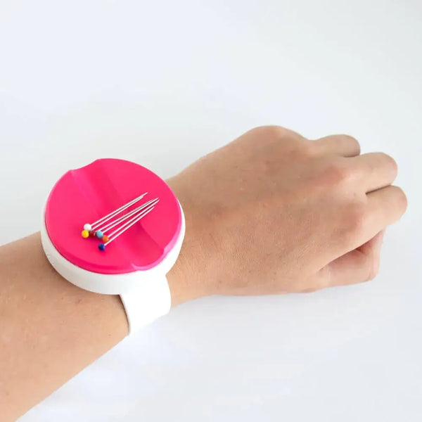 Pulsera Magnética Alfiletero - Opry en mucñeca