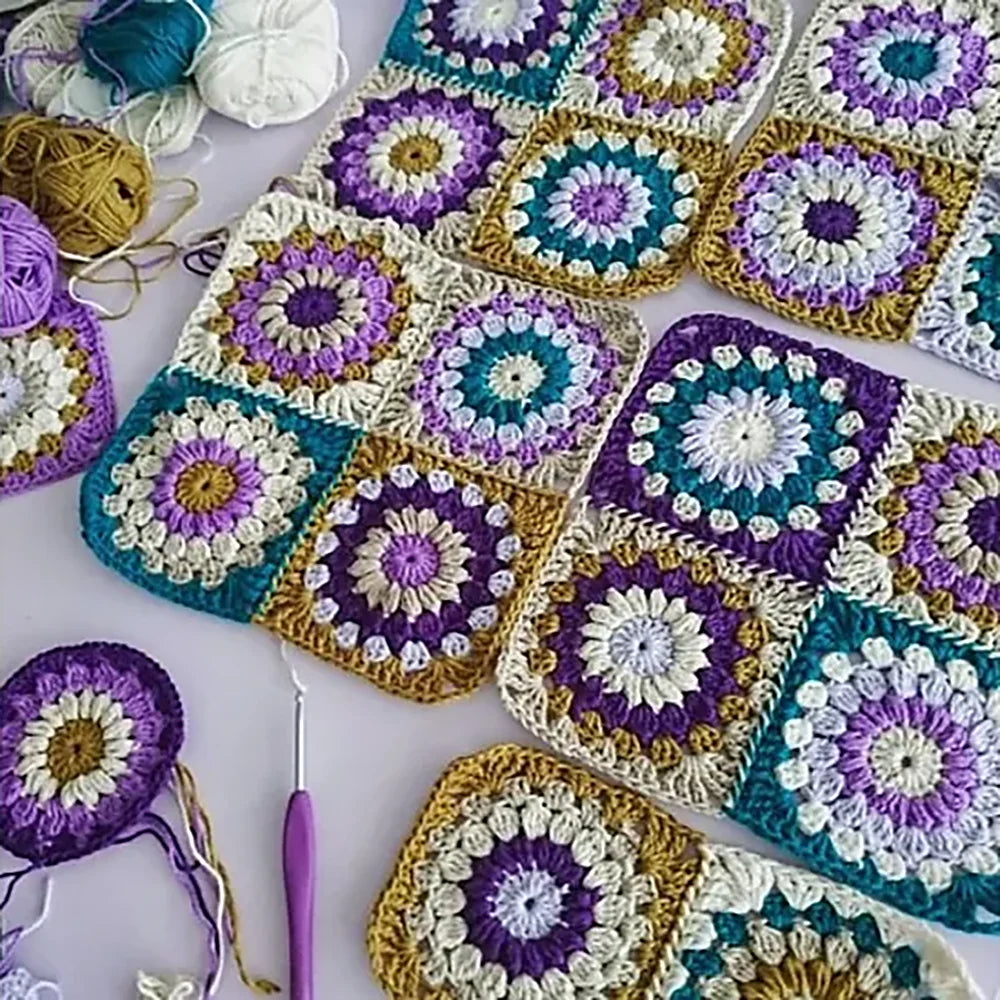 Scheepjes Linen Soft - Imagen de detalle de granny squares tejidos con Linen Soft