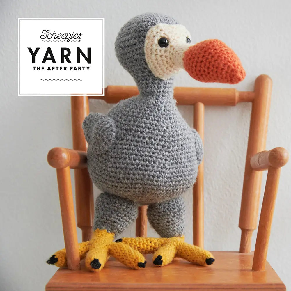 SCHEEPJES - Metropolis colour pack - Imagen de un amigurumi (pato) con hilos Metropolis